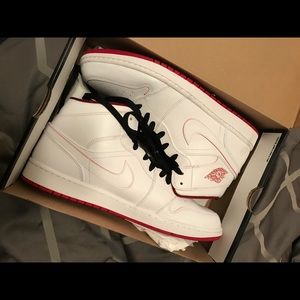 White/Red/Black Jordan Retro 1 High OG Sz 13